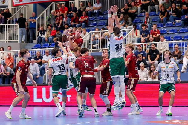 October 2, 2026, Matchday 6 of the 2nd Handball Bundesliga, TuSEM Essen vs. SC DHfK Leipzig; Luka Rogan, SC DHfK Leipzig 33, defends a free throw; NRW, Germany