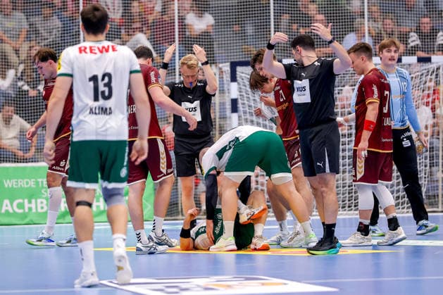 October 2, 2026, Matchday 6 of the 2nd Handball Bundesliga, TuSEM Essen vs. SC DHfK Leipzig; Lukas Binder (SC DHfK Leipzig, No. 11) had to leave the court due to injury; NRW, Germany