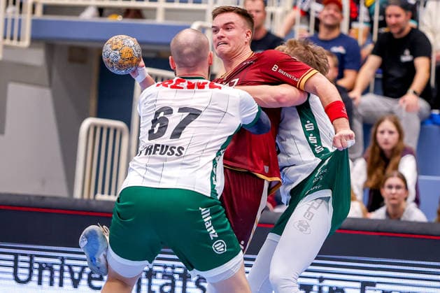 October 2, 2026, Matchday 6 of the 2nd Handball Bundesliga: TuSEM Essen vs. SC DHfK Leipzig; Max Neuhaus of TuSEM Essen (37) is marked by Moritz Preuss of SC DHfK Leipzig (67) at the circle; North Rhine-Westphalia, Germany