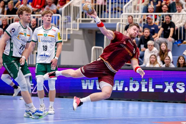 October 2, 2026, Matchday 6 of the 2nd Handball Bundesliga, TuSEM Essen vs. SC DHfK Leipzig; Adin Faljic of TuSEM Essen 08 shoots the ball toward the goal; North Rhine-Westphalia, Germany