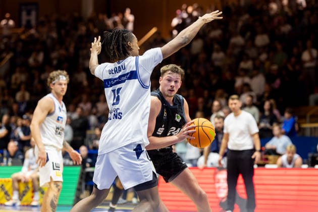 HAKRO Merlins Crailsheim vs. Tübingen, Men s, 2nd Bundesliga, Barmer 2 Basketball Bundesliga, Pro A, Matchday 2, 2026–2027 Season, October 2, 2026: Creighton Morisch Tigers Tübingen, 24 points under the basket against Peyton Kennedy and Gerald of the HAKRO Merlins Crailsheim, 13