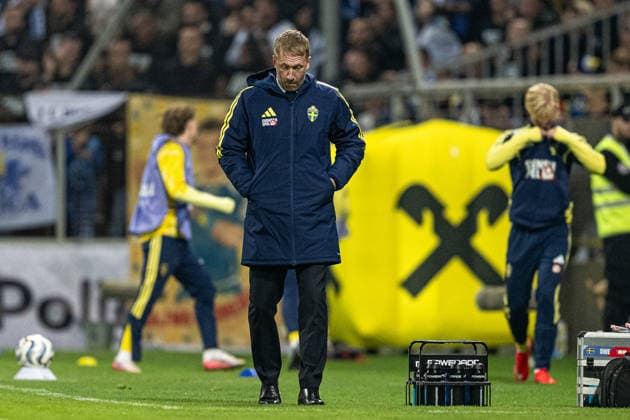 261002 Coach Graham Potter of Sweden looks dejected during the Nations League soccer match between Bosnia and Herzegovina and Sweden on October 2, 2026 in Zenica. Photo by Ludvig Thunman, BILDBYRAN, code LT LT0823: soccer, football, fotball, Nations League, UEFA Nations League, Bosnia and Herzegovina, Sweden, Sweden A, BBENG, depp Copyright: LUDVIGxTHUNMAN BB261002LT162