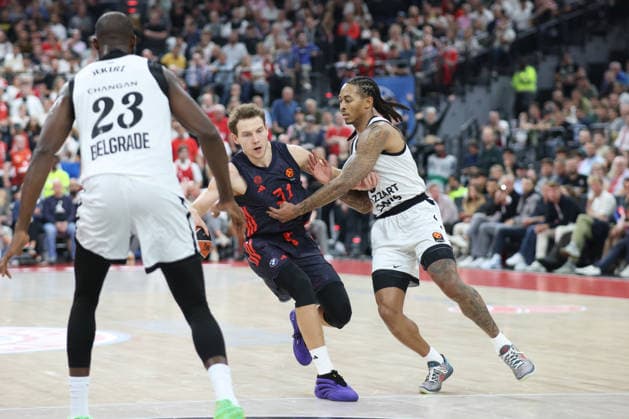 Rokas Jokubaitis, FC Bayern Basketball, 31, with Kyle Allman, Partizan Belgrade, 00, and Tonye Jekiri, Partizan Belgrade, 23, GER, FC Bayern Basketball vs. Partizan Mozzart Bet Belgrade, Basketball, EuroLeague, Matchday 3, 2026–2027 Season, October 2, 2026, GER, FC Bayern Basketball vs. Partizan Mozzart Bet Belgrade, Basketball, EuroLeague, Matchday 3, 2026–2027 Season, October 2, 2026, Munich Copyright: xEibner-Pressefoto JennixMaulx EP_JML