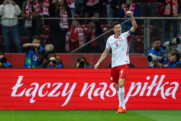 WARSAW, POLAND - OCTOBER 2: Robert Lewandowski scores a penalty and celebrates the goal during the UEFA Nations League Group B4 Round 3 MD1 match between Poland nad Romania at PGE Narodowy on October 2, 2026 in Warsaw, Poland --- Pilka nozna. Liga Narodow. Polska - Rumunia. (Photo by Igor Jakubowski Arena Akcji) NEWSPIX.PL --- newspix.pl POLAND OUT! 