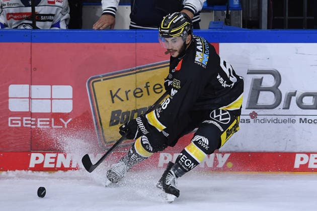 Ice Hockey: DEL Matchday 5—Krefeld Pinguine vs. ERC Ingolstadt on October 2, 2026, at the Yayla Arena in Krefeld. Phil Varone, Krefeld. In accordance with the guidelines of the DEL (German Ice Hockey League), the publication and further use of the footage in electronic media and ondevices of any kind is not permitted while the game is in progress xRx