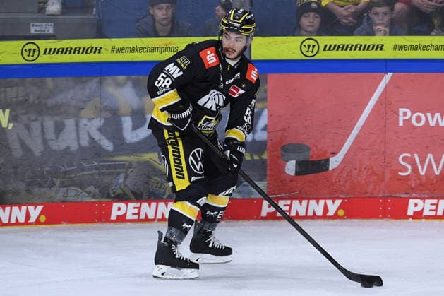 Ice Hockey: DEL Matchday 5—Krefeld Pinguine vs. ERC Ingolstadt on October 2, 2026, at the Yayla Arena in Krefeld. Phil Varone, Krefeld. In accordance with the guidelines of the DEL (German Ice Hockey League), the publication and further use of the footage in electronic media and ondevices of any kind is not permitted while the game is in progress xRx