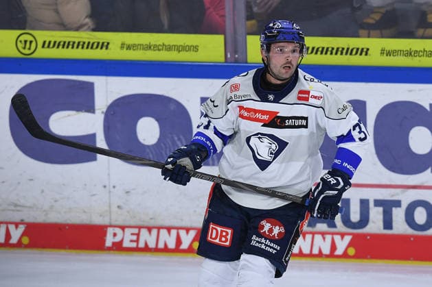 Ice Hockey: DEL Matchday 5—Krefeld Pinguine vs. ERC Ingolstadt on October 2, 2026, at the Yayla Arena in Krefeld. Riley Barber, Ingolstadt. In accordance with the guidelines of the DEL (German Ice Hockey League), the publication and further use of the footage in electronic media and on end devicesof any kind is not permitted while the game is in progress xRx
