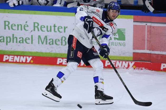 Ice Hockey: DEL Matchday 5—Krefeld Pinguine vs. ERC Ingolstadt on October 2, 2026, at the Yayla Arena in Krefeld. Sam Ruopp, Ingolstadt. In accordance with the guidelines of the DEL (German Ice Hockey League), the publication and further use of the footage in electronic media and ondevices of any kind is not permitted while the game is in progress xRx