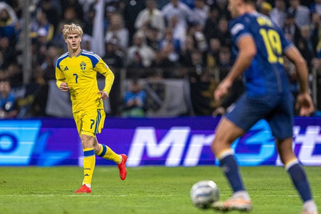 261002 Lucas Bergvall of Sweden during the Nations League soccer match between Bosnia and Herzegovina and Sweden on October 2, 2026 in Zenica. Photo by Ludvig Thunman. BILDBYRAN code LT LT0823 soccer football fotball Nations League UEFA Nations League Bosnia and Herzegovina Sweden Sweden A BBENG  Copyright: LUDVIGxTHUNMAN BB261002LT182
