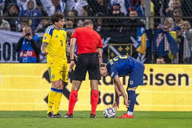 261002 Victor Lindelöf of Sweden during the Nations League soccer match between Bosnia and Herzegovina and Sweden on October 2, 2026 in Zenica. Photo by Ludvig Thunman. BILDBYRAN code LT LT0823 soccer football fotball Nations League UEFA Nations League Bosnia and Herzegovina Sweden Sweden A BBENG  Copyright: LUDVIGxTHUNMAN BB261002LT189