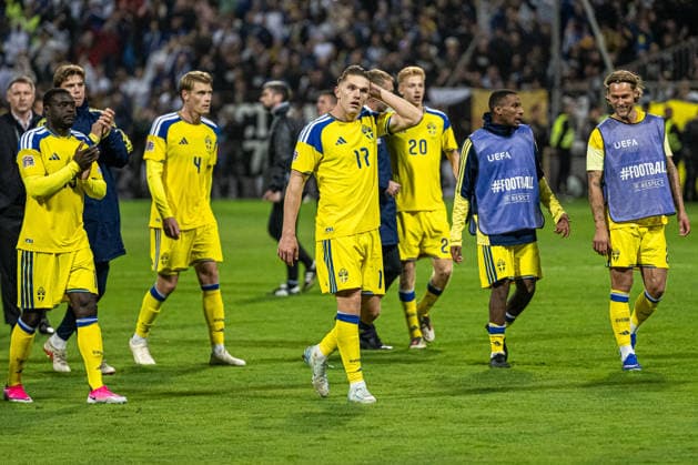 261002 Ken Sema, Eric Smith, and Viktor Gyökeres of Sweden look dejected after the Nations League soccer match between Bosnia and Herzegovina and Sweden on October 2, 2026 in Zenica. Photo by Ludvig Thunman. BILDBYRAN code LT LT0823 soccer football fotball Nations League UEFA Nations League Bosnia and Herzegovina Sweden Sweden A BBENG depp  Copyright: LUDVIGxTHUNMAN BB261002LT201