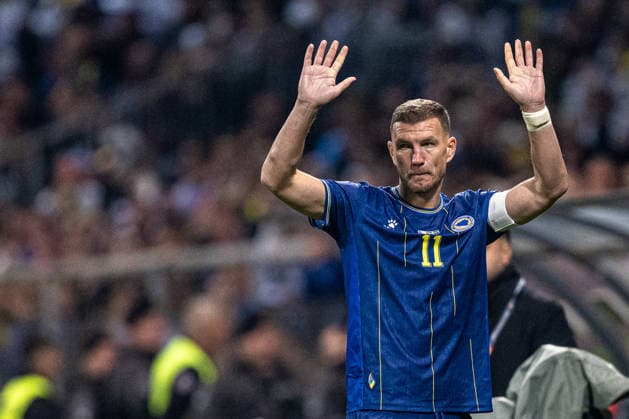 261002 Edin Džeko of Bosnia and Herzegovina leaves the field during the Nations League soccer match between Bosnia and Herzegovina and Sweden on October 2, 2026 in Zenica. Photo by Ludvig Thunman. BILDBYRAN code LT LT0823 soccer football fotball Nations League UEFA Nations League Bosnia and Herzegovina Sweden Sweden A BBENG  Copyright: LUDVIGxTHUNMAN BB261002LT202