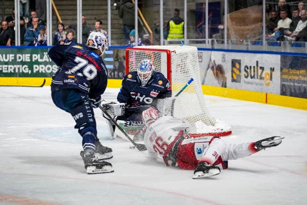 Scoring chance for the 3-3 tie by Pierre Preto of EC Bad Nauheim (No. 36) against Ryan Odude of the Ravensburg Towerstars (No. 79) and Konrad Fiedler of the Ravensburg Towerstars (No. 34), GER, Ravensburg Towerstars vs. EC Bad Nauheim, Ice Hockey, DEL2 Regular Season, Matchday 5, 2026–2027 Season, October 2, 2026, GER, Ravensburg Towerstars vs. EC Bad Nauheim, Ice Hockey, DEL2 Regular Season, Matchday 5, 2026–2027 season, October 2, 2026, Ravensburg Copyright: xEibner-Pressefoto MaximilianxRistx EP_MRT