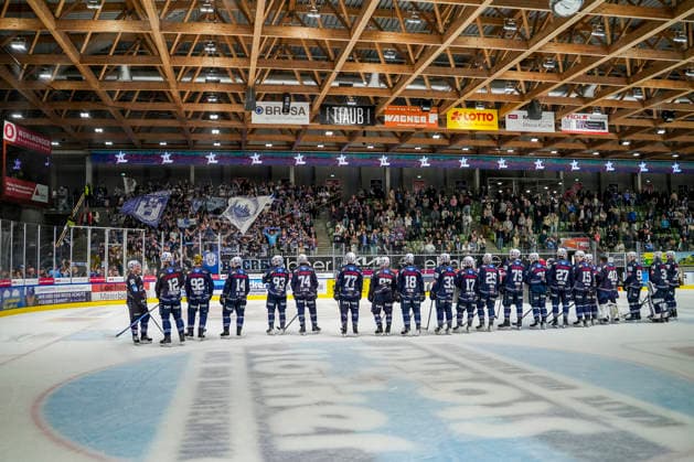 Towerstars Celebrate Victory, GER, Ravensburg Towerstars vs. EC Bad Nauheim, Ice Hockey, DEL2 Regular Season, Matchday 5, 2026–2027 Season, October 2, 2026, GER, Ravensburg Towerstars vs. EC Bad Nauheim, Ice Hockey, DEL2 Regular Season, Matchday 5, 2026–2027 Season, October 2, 2026, Ravensburg Copyright: xEibner-Pressefoto MaximilianxRistx EP_MRT