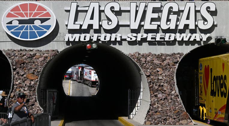 LAS VEGAS, NV - OCTOBER 02: NASCAR, Motorsport, USA Cup Series haulers enter Las Vegas Motor Speedway for the NASCAR Cup Series Playoffs South Point 400 on October 02, 2026, in Las Vegas, NV. (Photo by Will Lester Icon Sportswire) AUTO: OCT 02 NASCAR Cup Series Playoffs South Point 400 EDITORIAL USE ONLY Icon26100203812