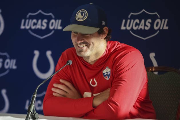 WARE, ENGLAND - October 02: Daniel Jones of the Indianapolis Colts interviewed during the Indianapolis Colts training session and practise at the Hanbury Manor Marriott Hotel, Ware, on October 02, 2026 in Hertfordshire, England Copyright: xJodyxDemay-Daviesx xSPPx Sportspressphoto_SPR244166