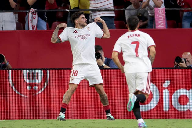 Sevilla FC v Aston Villa - Friendly Match Isaac Romero of Sevilla FC celebrates a goal during the XV Antonio Puerta Trophy match between Sevilla FC and Aston Villa at Ramon Sanchez Pizjuan in Seville, Spain, on October 2, 2026. Seville Spain  Copyright: xJosexLuisxContrerasx originalFilename:joseluiscontreras-sevillaf261002_npsaL.jpg