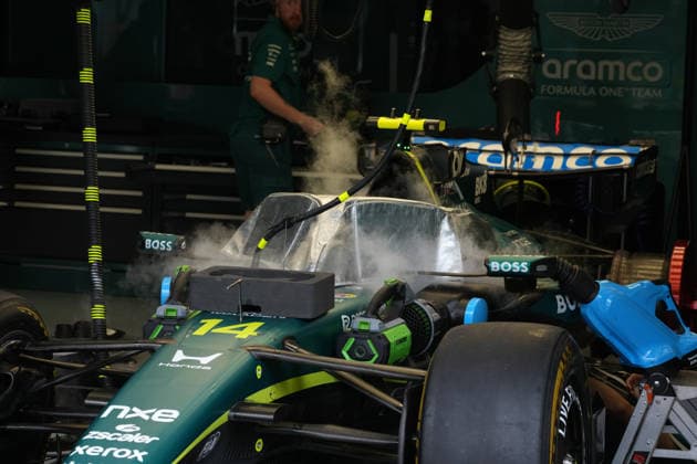 October 3, 2026, Sepang International Circuit, Kuala Lumpur, 2026 Formula 1 Gulf Air Bahrain Grand Prix. The cockpit of Fernando Alonso (ESP) of the Aston Martin Aramco Formula One Team is being cooled before practice. Photo by Hasan Bratic, DeFodi Images