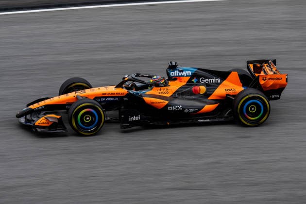 F1 - BAHRAIN GRAND PRIX IN MALAYSIA 2026 81 PIASTRI Oscar (aus), McLaren F1 Team MCL40, action during the 2026 Formula 1 Bahrain Grand Prix in Malaysia, 16th round of the 2026 Formula One World Championship, WM, Weltmeisterschaft from October 2 to 4, 2026 on the Sepang International Circuit, in Sepang, Malaysia - SepangMalaysia  Copyright: xALBERTOxVIMERCATIx
