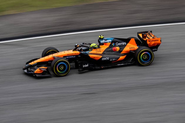 F1 - BAHRAIN GRAND PRIX IN MALAYSIA 2026 01 NORRIS Lando (gbr), McLaren F1 Team MCL40, action during the 2026 Formula 1 Bahrain Grand Prix in Malaysia, 16th round of the 2026 Formula One World Championship, WM, Weltmeisterschaft from October 2 to 4, 2026 on the Sepang International Circuit, in Sepang, Malaysia - SepangMalaysia  Copyright: xALBERTOxVIMERCATIx
