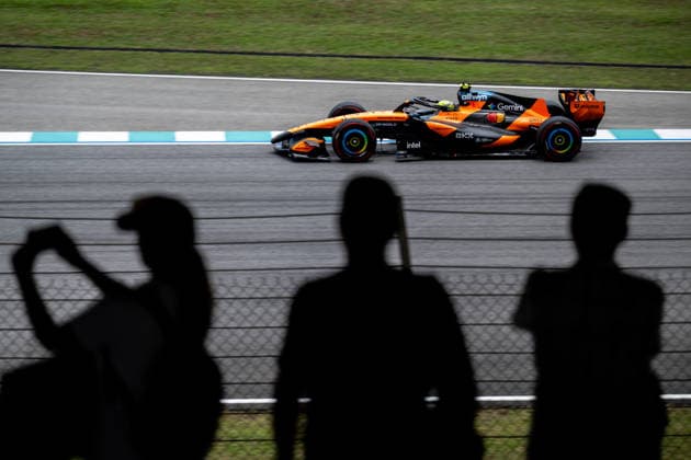 F1 - BAHRAIN GRAND PRIX IN MALAYSIA 2026 01 NORRIS Lando (gbr), McLaren F1 Team MCL40, action during the 2026 Formula 1 Bahrain Grand Prix in Malaysia, 16th round of the 2026 Formula One World Championship, WM, Weltmeisterschaft from October 2 to 4, 2026 on the Sepang International Circuit, in Sepang, Malaysia - SepangMalaysia  Copyright: xALBERTOxVIMERCATIx