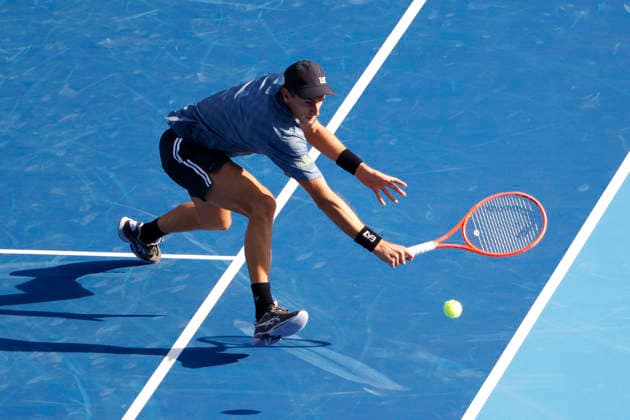 October 3, 2026, Tokyo, Japan: Matteo Arnaldi (Italy) returns a shot against Carlos Alcaraz (Spain) during their Round of 16 match at the Kinoshita Group Japan Open Tennis Championships at Ariake Colosseum in Tokyo. The tournament runs from September 29 to October 6. Alcaraz won 7-6(6), 6-1. Tokyo Japan - ZUMAm191 20261003_aap_m191_050 Copyright: xRodrigoxReyesxMarinx