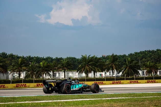12 KIMI ANTONELLI Andrea (ITA), Mercedes AMG F1 Team W17, action from the 2026 Bahrain F1 GP Round 16 in Malaysia, 2026 Bahrain F1 GP Round 16 in Malaysia 03 VERSTAPPEN Max (NLD), Red Bull Racing Ford RB22, action F1 GP 16 Bahrain 2026 in Malaysia 12 KIMI ANTONELLI Andrea (ITA), Mercedes AMG F1 Team W17, action during the 2026 Formula 1 Bahrain Grand Prix in Malaysia, the 16th round of the 2026 Formula One World Championship, held October 2–4, 2026, at the Sepang International Circuit in Sepang, Malaysia. Photo by Xavier Bonilla, DPPI Malaysia