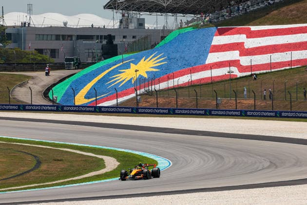 F1 - BAHRAIN GRAND PRIX IN MALAYSIA 2026 01 NORRIS Lando (gbr), McLaren F1 Team MCL40, action during the 2026 Formula 1 Bahrain Grand Prix in Malaysia, 16th round of the 2026 Formula One World Championship, WM, Weltmeisterschaft from October 2 to 4, 2026 on the Sepang International Circuit, in Sepang, Malaysia - SepangMalaysia  Copyright: xEricxAlonsox
