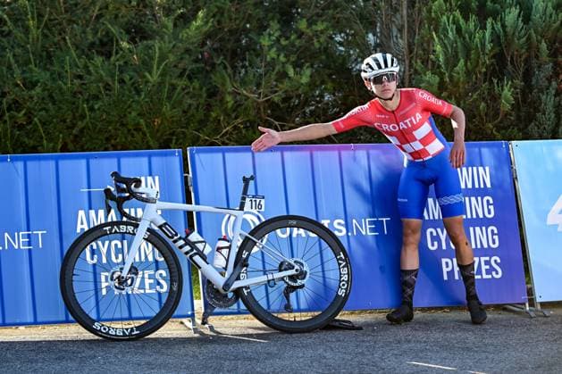 Croatia s Vanja Paleznica looks dejected during the Men juniors Road Race race (110,5 km) at the cycling UEC Road European Championships, in Ljubljana, Slovenia Saturday 3 October 2026. The UEC Road European Championships are taking place from 02 to 07 October in Ljubljana, Slovenia. DAVIDxPINTENS  x188600982x