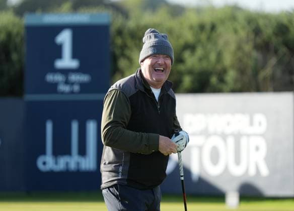 Piers Morgan on the 1st tee Alfred Dunhill Links Championship, Round 3, Kingsbarns Golf Links, Fife, UK, Scotland - 03 Oct 2026 United Kingdom  Copyright: xStuartxWallace Shutterstockx 17183186i