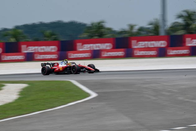 3rd October 2026; Sepang IC, Kuala Lumpur, Malaysia; Formula 1, Bahrain Grand Prix, Qualifying Day; Lewis Hamilton (44) of Great Britain and Scuderia Ferrari HP comes into turn 6 DavidxAsh