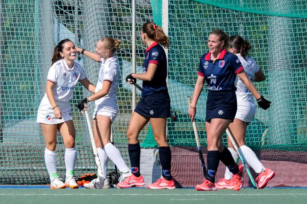 From left: Goal scorer Fiona Felber (MHC), 6, Hannah Reichert (MHC), 22, and players from Mannheimer HC (MHC) celebrate the 1-0 goal, Celebration, goal celebration, goal scored, celebrating the goal, goal, celebration, celebrating the goal, joy, happiness, happy, optimistic, positive, game scene, highlight, action, 03 10 2026, Mannheim, Germany, hockey, 1st Bundesliga, women’s, Mannheim HC, Berlin HC xozx