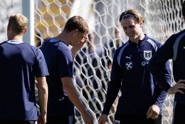 SOCCER - NL, KOS vs AUT PRISTINA,KOSOVO,03.OCT.26 - SOCCER - UEFA Nations League, OEFB international match, Länderspiel, Nationalmannschaft Kosovo vs Austria, preview, training team AUT. Image shows Alexander Prass and Patrick Wimmer (AUT).  GEPAxpictures xArminxRauthner