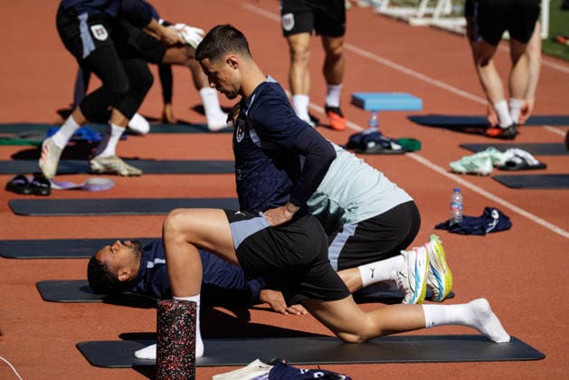 SOCCER - NL, KOS vs AUT PRISTINA,KOSOVO,03.OCT.26 - SOCCER - UEFA Nations League, OEFB international match, Länderspiel, Nationalmannschaft Kosovo vs Austria, preview, training team AUT. Image shows Phillipp Mwene and Marco Friedl (AUT).  GEPAxpictures xArminxRauthner