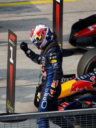 F1 - BAHRAIN GRAND PRIX IN MALAYSIA 2026 VERSTAPPEN Max (nld), Red Bull Racing Ford RB22, portrait celebration pole position during the 2026 Formula 1 Bahrain Grand Prix in Malaysia, 16th round of the 2026 Formula One World Championship, WM, Weltmeisterschaft from October 2 to 4, 2026 on the Sepang International Circuit, in Sepang, Malaysia - SepangMalaysia  Copyright: xXavixBonillax