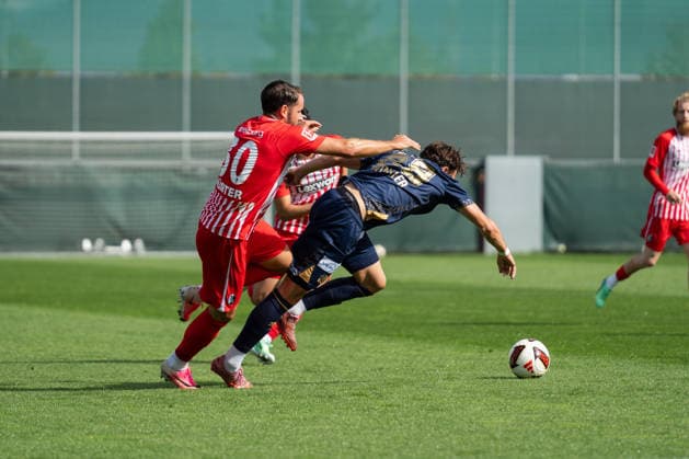 October 3, 2026, xjyhynx, Soccer Friendly Match, SC Freiburg vs. FC Lucerne, from left: Christian Günter 30, SC Freiburg in a tackle with Levin Winkler 29, FC Lucerne vs. Freiburg