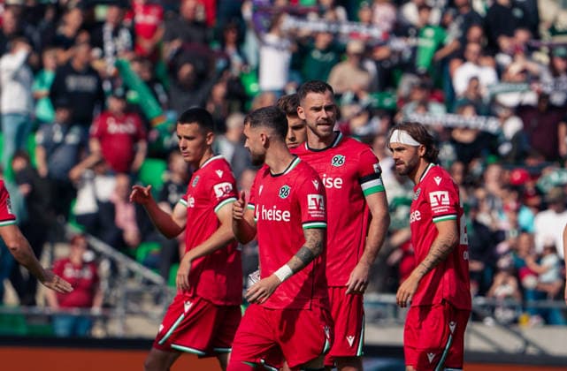 Germany Soccer Friendly Matches Clubs 2026 2027, Friendly Match Hannover 96 vs. SC Verl at Heinz von Heiden Arena in Hannover: Gestures, Body Language, Emotion—Boris Tomiak (Hannover 96, 3), Marcel Hartel (Hannover 96, 10), Kolja Oudenne (Hannover 96, 29), Bastian Allgeier (Hannover 96, 17), Hannover Copyright: xAymanxAlahmedx