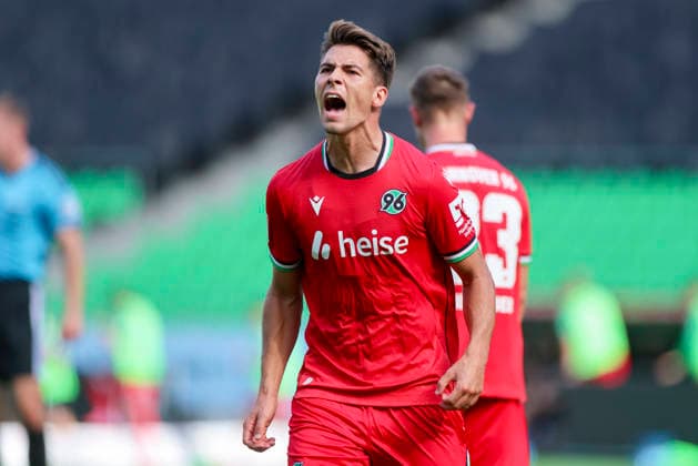 Franz Roggow of Hannover 96 celebrates his goal to make it 2–0 during the friendly match between Hannover 96 and SC Verl, Heinz von Heiden Arena on October 3, 2026, in Hannover, Germany. Photo by Marco Steinbrenner, DeFodi Images. Franz Roggow of Hannover 96 celebrates after scoring his team’s second goal during the friendly match between Hannover 96 and SC Verl at Heinz von Heiden Arena on October 3, 2026 in Hannover, Germany. Photo by Marco Steinbrenner, DeFodi Images. Photo by Marco Steinbrenner, DeFodi Images.