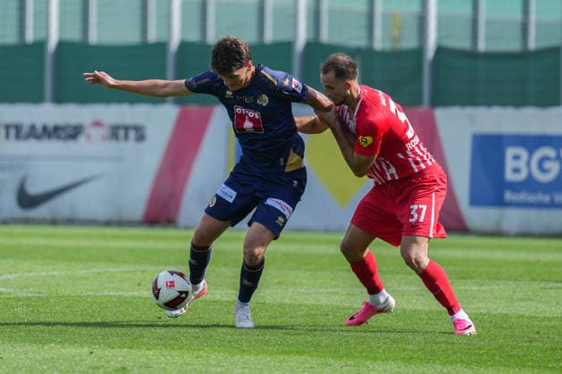 Friendly Match: SC Freiburg vs. FC Luzern, October 3, 2026. Sascha Meyer (FC Luzern, 71) in a tackle with Max Rosenfelder (SC Freiburg, 37). Friendly Match: SC Freiburg vs. FC Luzern, Europa-Park Stadium, October 3, 2026 DFB and DFL regulations prohibit any use of photographs as image sequences and or quasi-video. Copyright: xBEAUTIFULxSPORTS Boscox