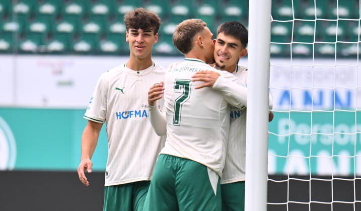 October 3, 2026 Soccer Season 2026–2027 Bavarian Regional League Matchday 12 SpVgg Greuther Fürth Fürth II U23 Kleeblatt FC Bayern Munich II FCB xwoxzix Goal celebration Cheering Joy after a goal Goal Shot on goal to 1–0 by Aaron Keller 17, SpVgg Greuther Fürth II