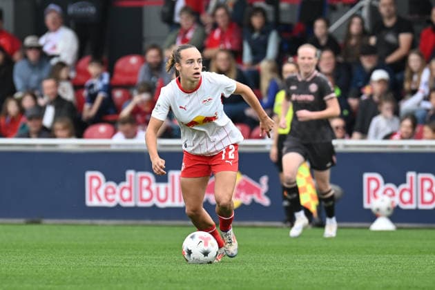 Soccer I Women I 2026–2027 Season I Bundesliga I Matchday 6 I RB Leipzig 1 FSV Mainz 05 I October 3, 2026 Jasmien Mathys 12, RB Leipzig dribbles the ball; candid shot, close-up, portrait, single photo, single image, body; RB Leipzig Training Center, Cottaweg 7, Saxony, Germany Copyright: xLobeca InesxHähnelx