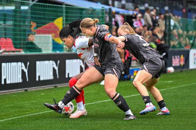 Soccer I Women s I 2026–2027 Season I Bundesliga I Matchday 6 I RB Leipzig vs. FSV Mainz 05 I October 3, 2026 Battle for the ball between Delice Boboy (17), Rasenballsport Leipzig, and Johanna Maria Berg (9), 1, FSV Mainz 05, and Maja Lara Pageler (37), 1, FSV Mainz 05; RB Leipzig Training Center, Cottaweg 7, Saxony, Germany Copyright: xLobeca InesxHähnelx