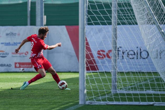 Friendly Match: SC Freiburg vs. FC Luzern, October 3, 2026—Lucas Höler of SC Freiburg, No. 9, scoring his goal to make it 4–1 in the friendly match between SC Freiburg and FC Luzern at Europa-Park Stadium, October 3, 2026 DFB and DFL regulations prohibit any use of photographs as image sequences and or quasi-video. Copyright: xBEAUTIFULxSPORTS Boscox