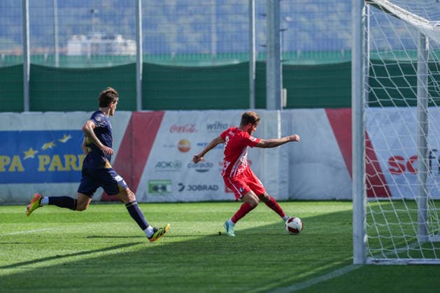 Friendly Match: SC Freiburg vs. FC Luzern, October 3, 2026. Lucas Höler (SC Freiburg), No. 9, scoring his goal to make it 4–1. Friendly Match: SC Freiburg vs. FC Luzern, Europa-Park Stadium, October 3, 2026 DFB and DFL regulations prohibit any use of photographs as image sequences and or quasi-video. Copyright: xBEAUTIFULxSPORTS Boscox