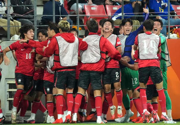 (261003) -- TOYOTA, Oct. 3, 2026 -- Players of South Korea celebrate scoring during the men s final match of football between South Korea and Japan at 20th Asian Games Aichi-Nagoya 2026 in Toyota of Aichi Prefecture, Japan, Oct. 3, 2026. ) (SP)JAPAN-TOYOTA-ASIAN GAMES-FOOTBALL-MEN S FINAL-KOR VS JPN LuixSiuxWai 