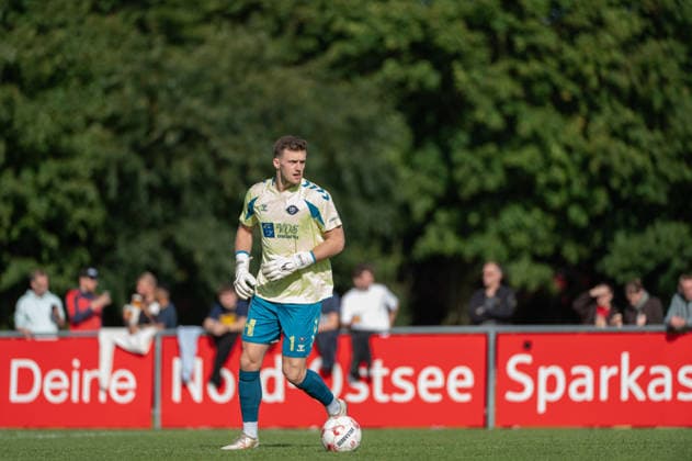 October 3, 2026, GER, Soccer, Regionalliga Nord, Matchday 12, 2026–2027 Season, Flensburg, Manfred Werner Stadium, SC Weiche Flensburg vs. VfB Oldenburg, Jhonny PEITZMEIER VfB Oldenburg 1 Flensburg Manfred Werner Stadium Schleswig-Holstein Germany Copyright: xnordphotoxGmbHx xRojahnx