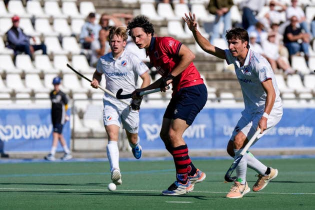 From left: Michael Hummel (BHC), 14, Marc Bolto (MHC), 17, tackle, game scene, duel, tackle, tackling, dynamism, action, 03 10 2026, Mannheim, Germany, hockey, 1st Bundesliga, men’s, Mannheimer HC vs. Berliner HC xozx