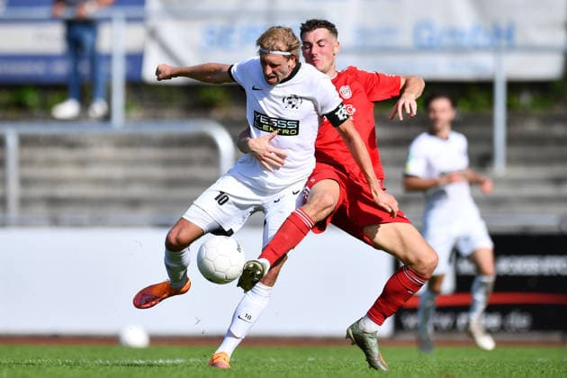 Men s Soccer, Regionalliga West, 2026–2027 Season, Matchday 25: VfB 03 Hilden vs. SV Bergisch Gladbach on October 3, 2026, at the Am Bandsbusch Stadium in Hilden. Pascal Weber, VfB 03 Hilden, on the left, Daniel Spiegel of SV Bergisch Gladbach; on the right, North Rhine-Westphalia, Germany