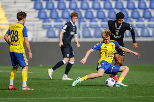 October 3, 2026, Stadionplein, Leeuwarden, GER, Friendly Match: SV Meppen vs. SC Cambuur, Fabian Kvam Cambuur 15 DFL REGULATIONS PROHIBIT ANY USE OF PHOTOGRAPHS AS IMAGE SEQUENCES AND OR QUASI-VIDEO Leeuwarden, Friesland, Netherlands, Stadionplein