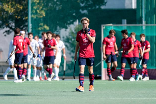 Players from Berliner HC, with Yannick Koch (BHC, 10) in the foreground, looking disappointed; disappointment, frustration, pessimism, after conceding the goal that made the score 3–0; action, game scene, October 3, 2026, Mannheim, Germany, hockey, 1st Bundesliga, men’s, Mannheimer HC vs. Berliner HC xozx